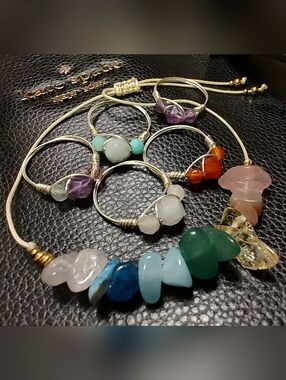 Adorable Chakra Bundle 5 Wrapped Gemstone Rings & Chakra Bracelet ♥️